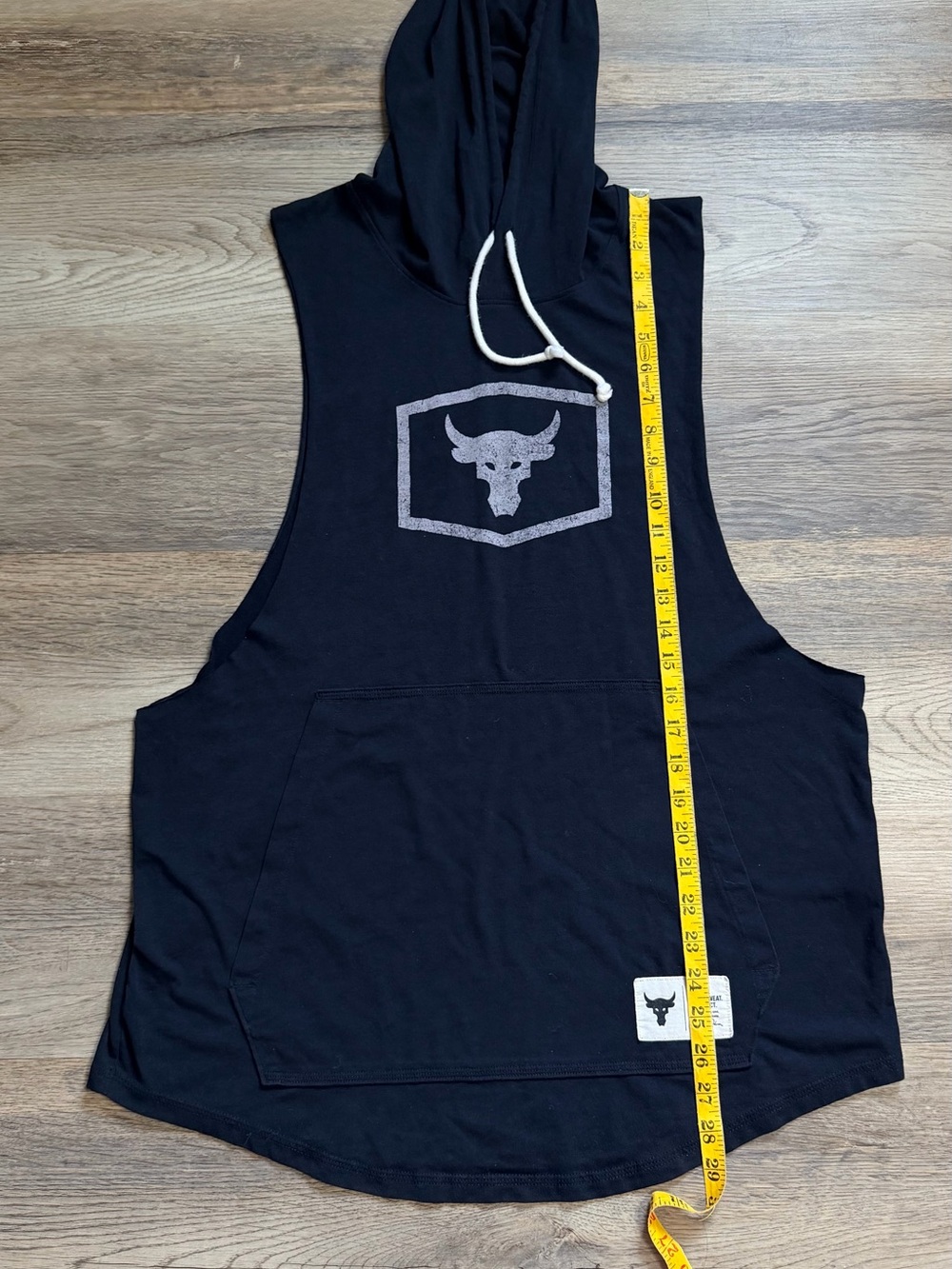 Under Armour Black Sleeveless Hoodie Tank with White Drawstring and Bull Emblem - Picture 5 of 6